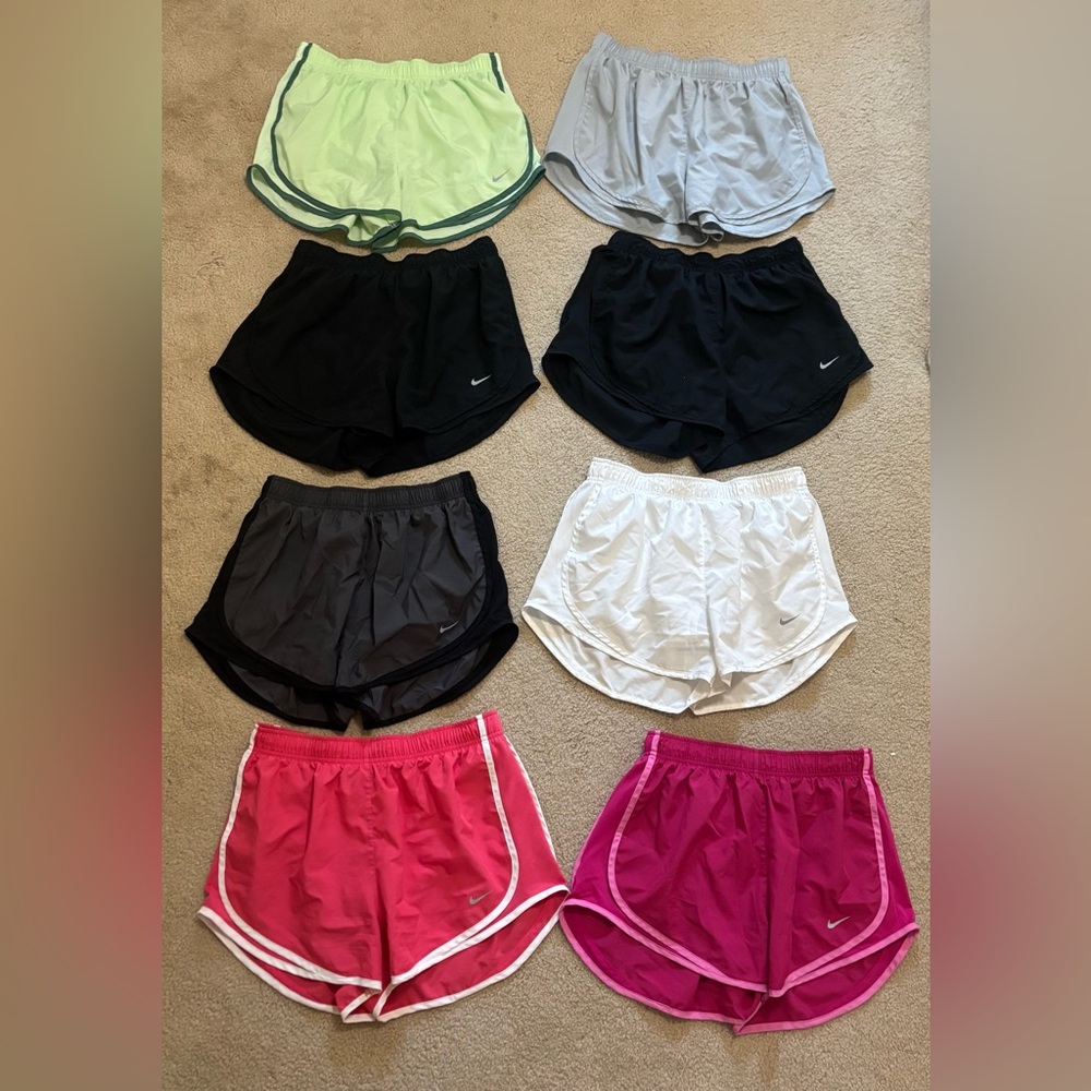 Nike Women’s Tempo Mid-Rise Dri-FIT Running Shorts Size Large